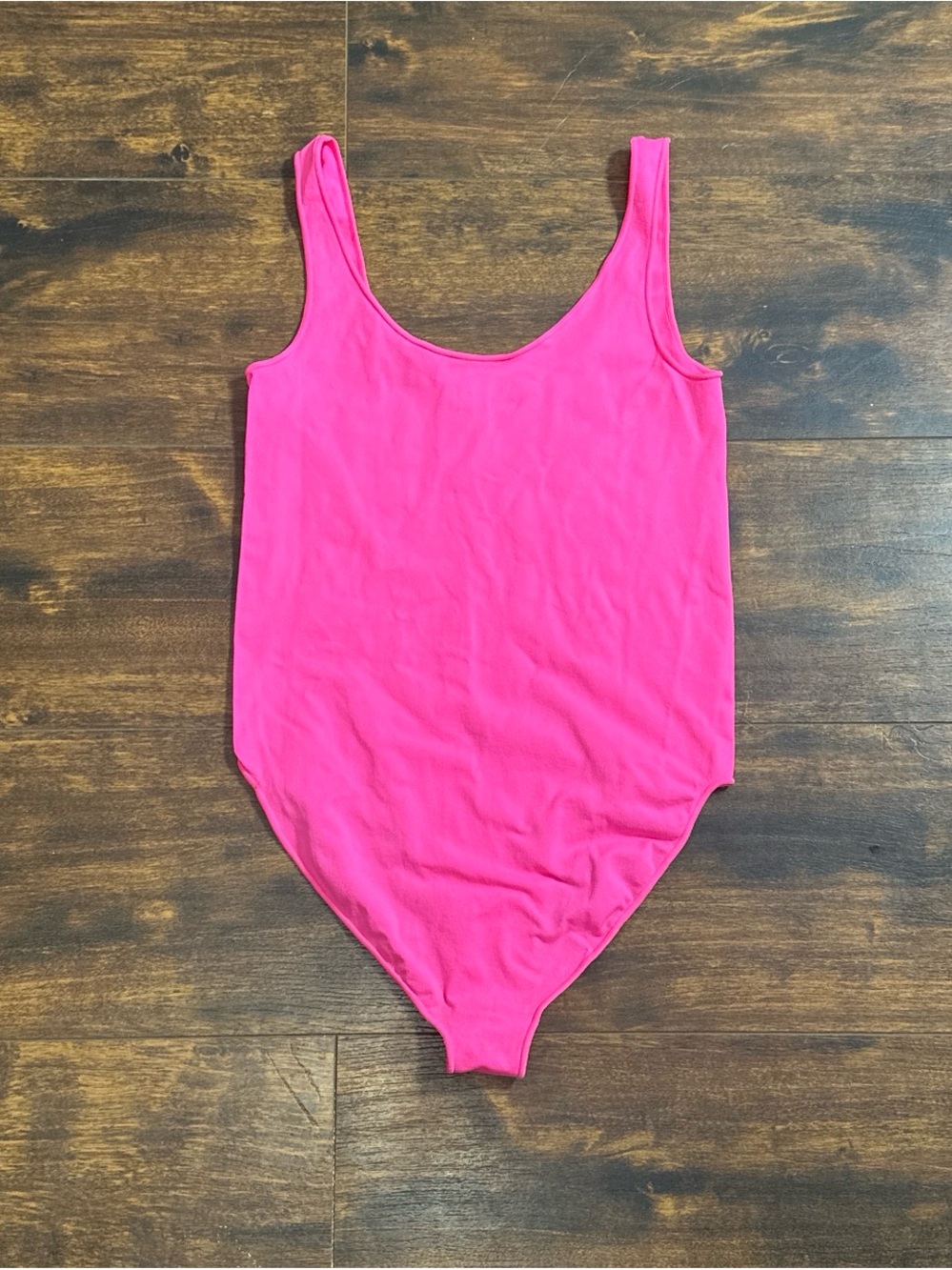 💖 SKIMS Hot Pink Tank Bodysuit L-XL Like New • Back to School Ready! 💖 - Picture 3 of 8